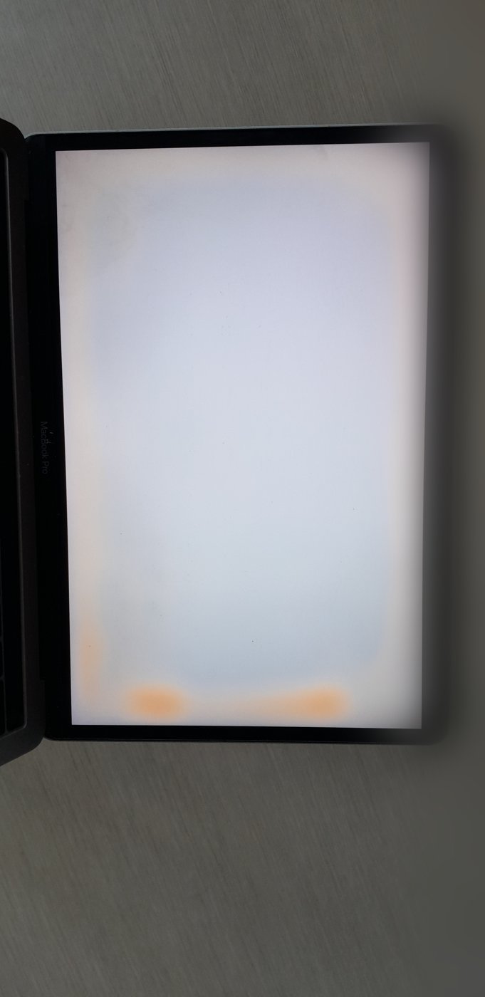 Pantalla con manchas y halos